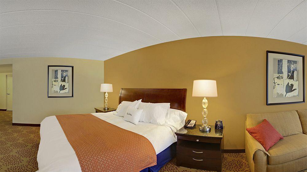 Doubletree By Hilton Pittsburgh Convention Center Hotel Monroeville