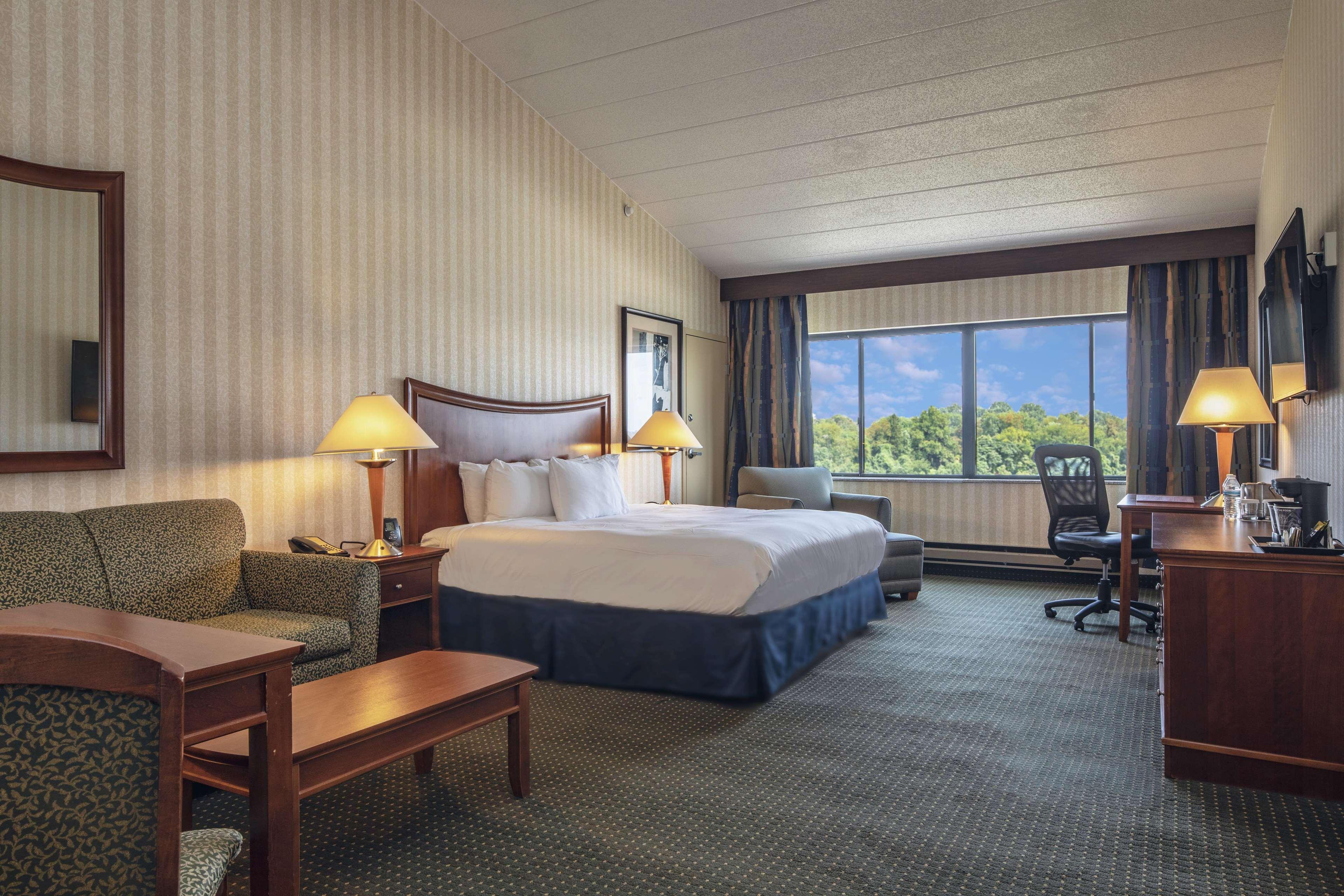 Hotel Doubletree By Hilton Pittsburgh Convention Center 4*
