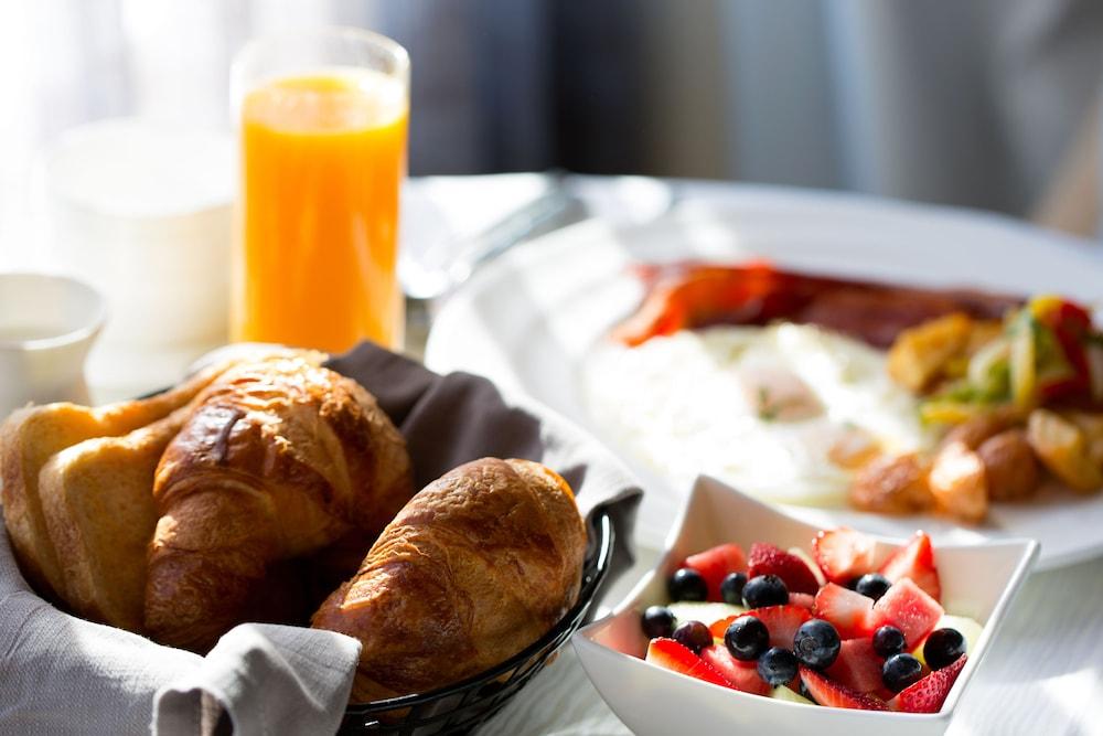 Hotel Doubletree By Hilton Pittsburgh Convention Center 4*